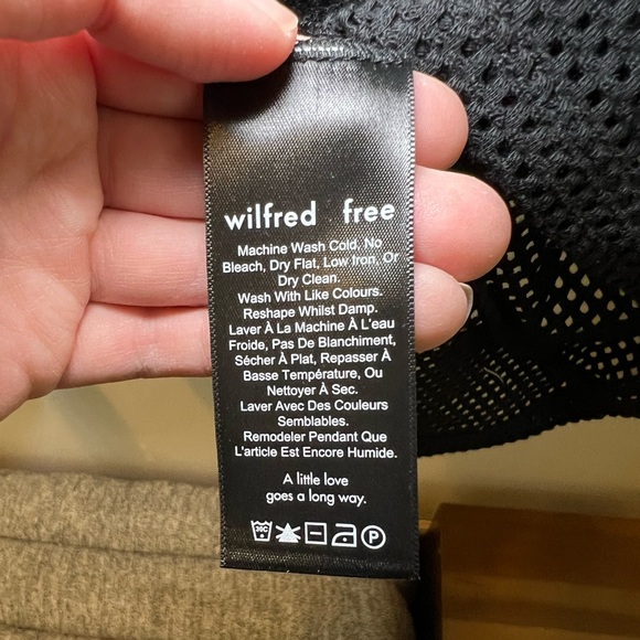 Aritzia Wilfred Free Shirt - Picture 4 of 6
